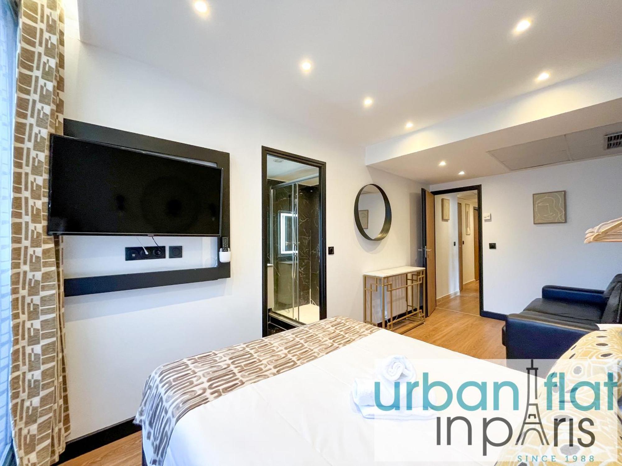 Urban Flat 128 - Beautiful 4 Bdr Flat Champs-elysees Parijs