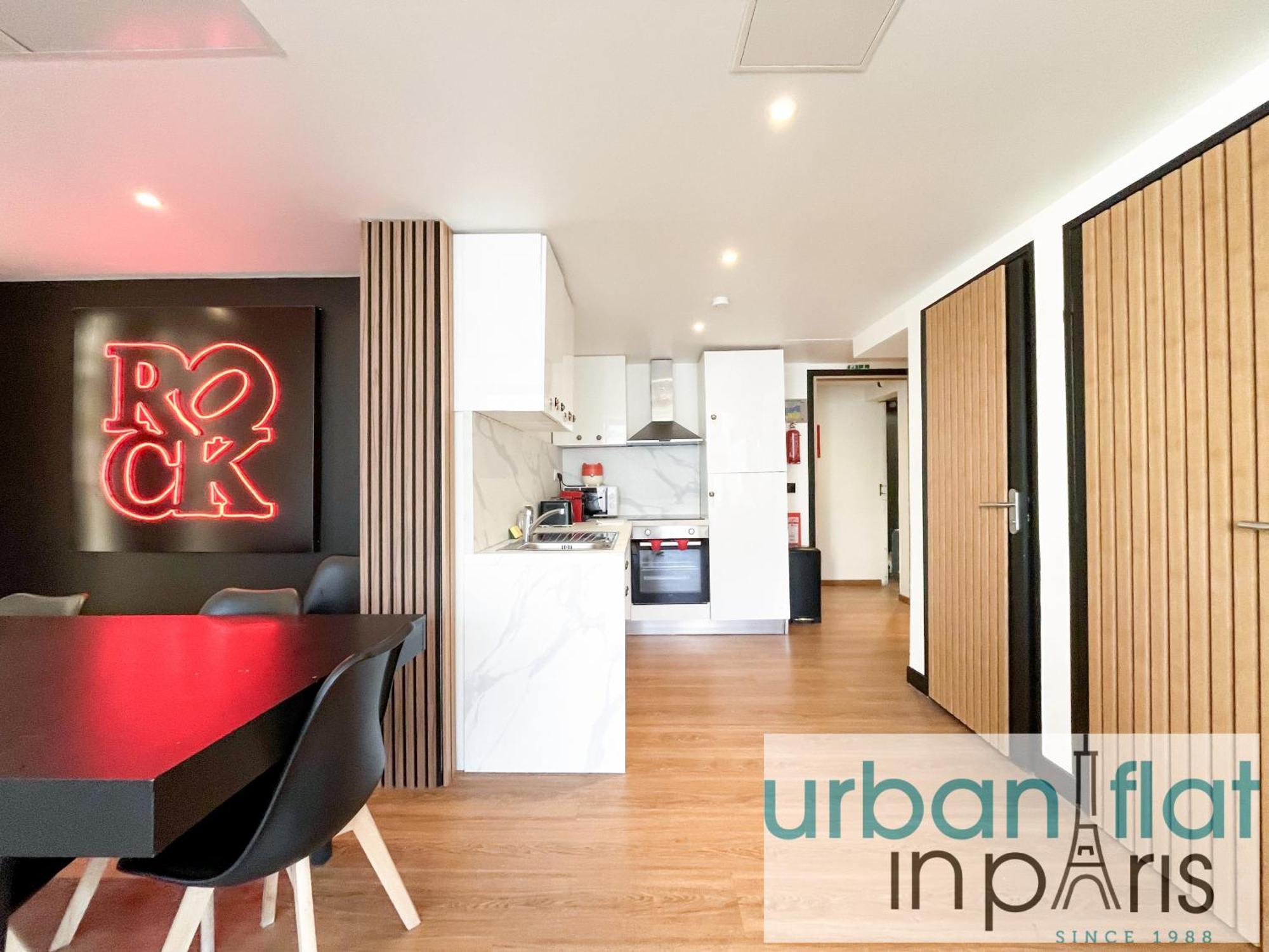 Urban Flat 128 - Beautiful 4 Bdr Flat Champs-elysees Parijs